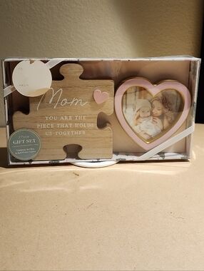 Sheffield Home Pink Heart & Natural Wood Puzzle Frame Set